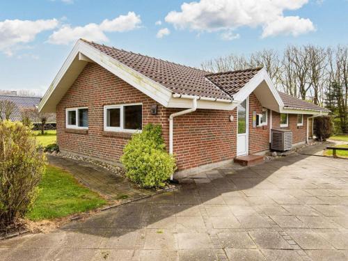 8 person holiday home in Hemmet