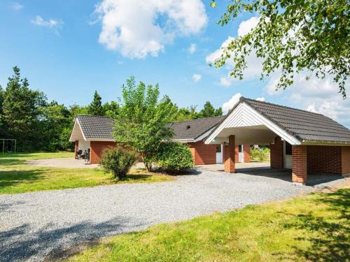 8 person holiday home in Oksbøl-By Traum