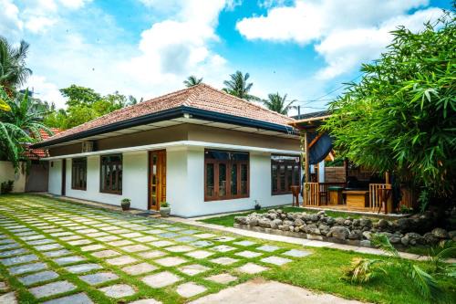 Abbi Holidays - Jaffna Luxurious Villa