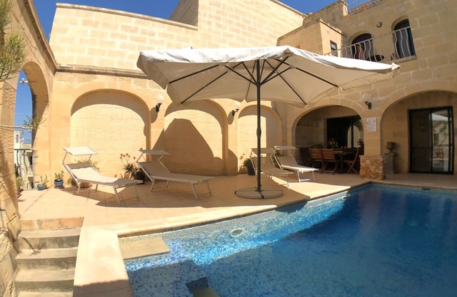 Ad Hoc B&B