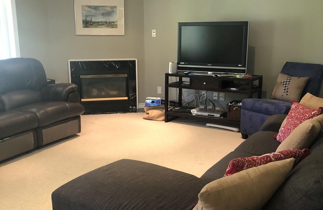 Amazing Townhouse For Rent In Horseshoe Valley. Be Where The Action Is