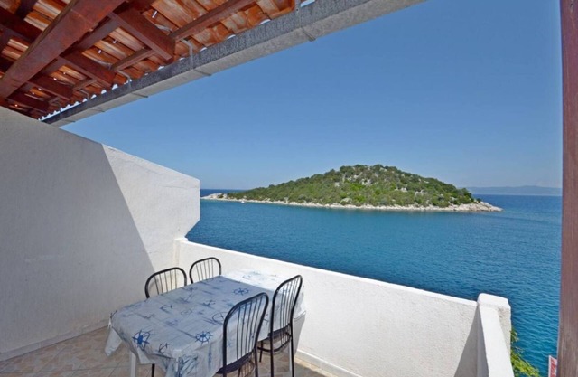 Apartments and Rooms Barbara (53781-A1) - Zaklopatica - island Lastovo