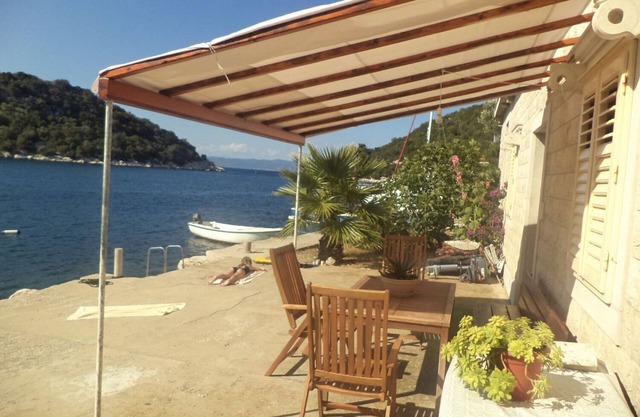 Apartment Milan (103801-A1) - Zaklopatica - island Lastovo
