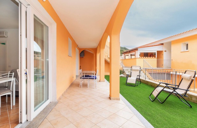 Apartment 'Green Garden F1' with Sea View Garden & Wi-Fi