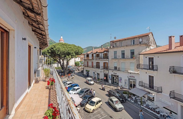 Apartment 'Il Sentiero Degli Dei' with Balcony, Wi-Fi and Air Conditioning