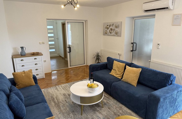 Apartment Lena 2 Makarska