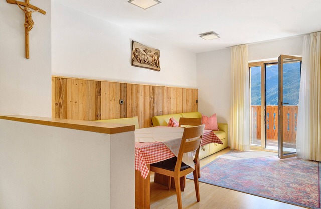 Apartment 'Oberhemberger Hof Oanser' with Mountain View, Shared Terrace and Wi-Fi