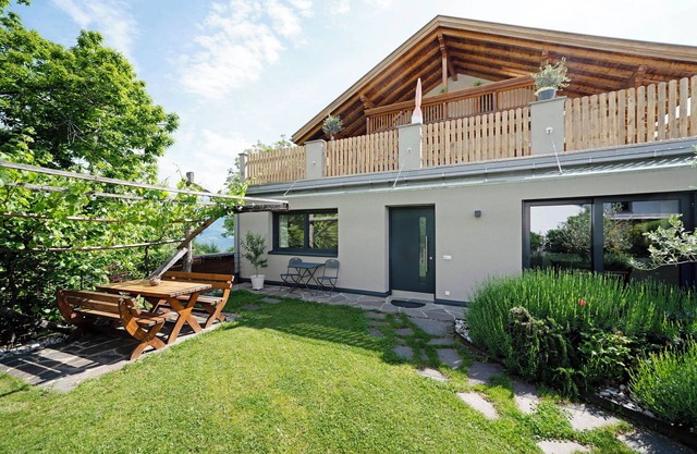 Apartment 'Stettnerhof Mayenburg' with Mountain View, Terrace & Wi-Fi