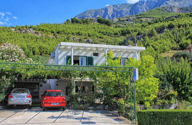Apartments and rooms with parking space Tucepi, Makarska - 6901