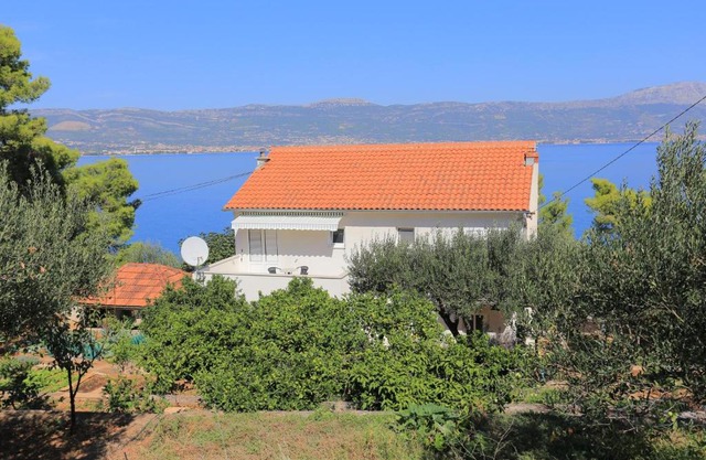 Apartments by the sea Slatine, Ciovo - 7274