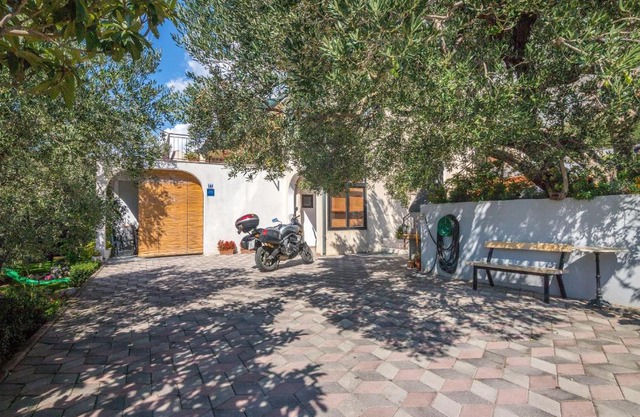 Apartments Josip