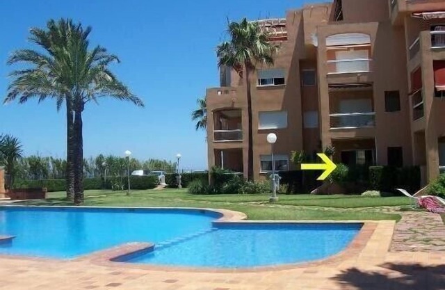 Appart rez of garden, in residence of stand. 1st line of sea and beach.