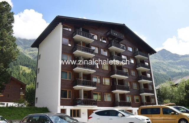 Appartment in a building in Zinal - 1 double bed in the living room (160x200) - kitchen - 1 bathroom