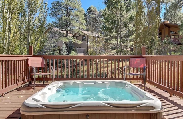 Aspen Ridge Lodge with private Hot Tub