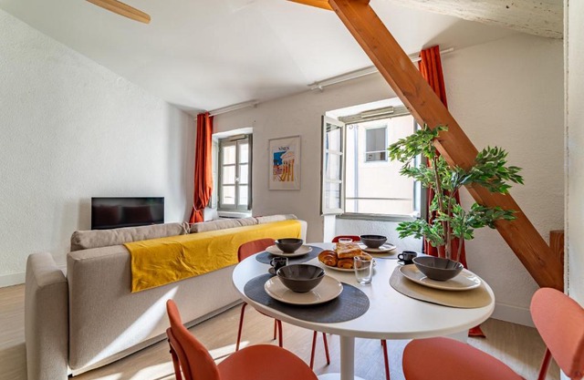 Au cœur de l'Effervescence Terracotta - Une Nuit à Nîmes