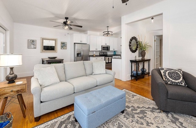 Beach Cottage-Screened Porch! One short block to beach! Walk to Pier Village!