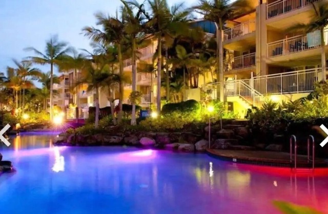 Beach Front Resort Studio King Apartment on Alex