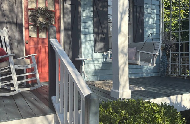 Beautiful French Creole Historical studio in downtown Pensacola. one of a kind!