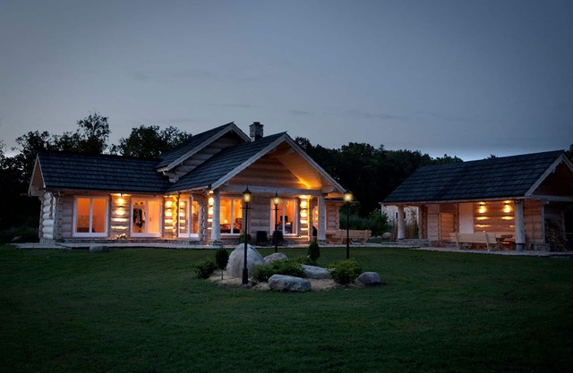 Beautiful log house. sauna and annex. big garden. close to nature. Pet friendly.