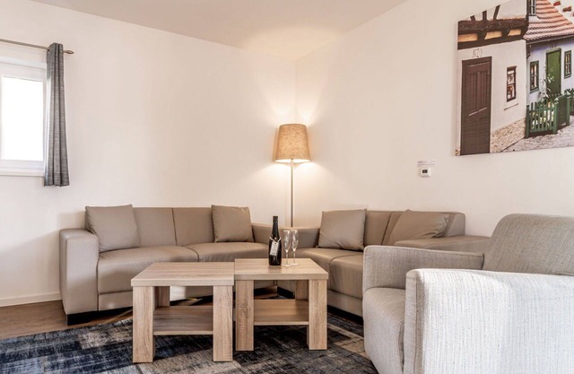 Beautiful private villa for 10 people with WIFI, TV, terrace and pets allowed