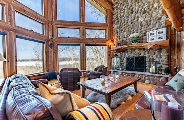 Beautiful Rustic Lakehouse in Michigan, gorgeous views and total relaxation