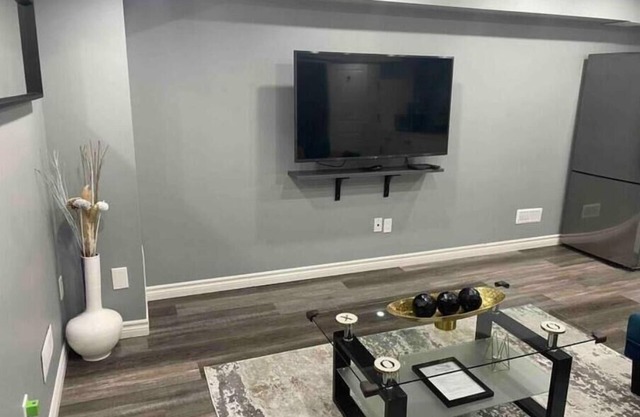 Beautiful & Spacious 1 Bedroom Apartment