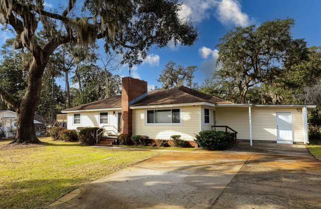 Beautiful, spacious home within short distance of USMC base - Parris Island