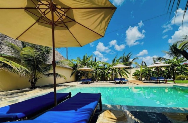 Bed & Breakfast Palm Cultural Village hotel