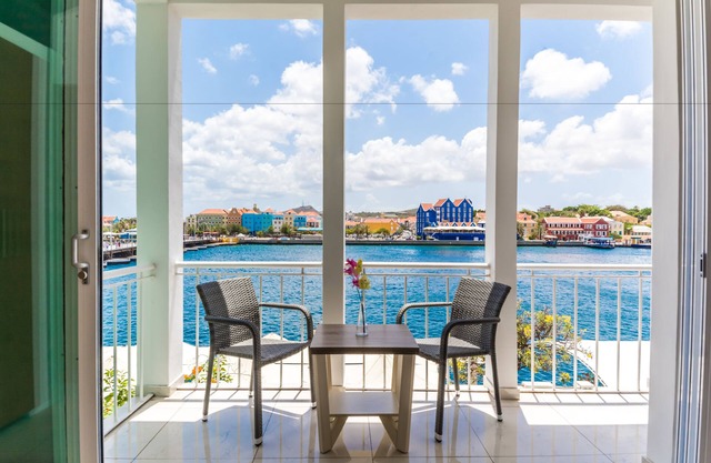 Blue Marlin - Famous Handelskade Apartment