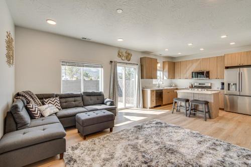 Built in 2025 Parowan Escape with Views!