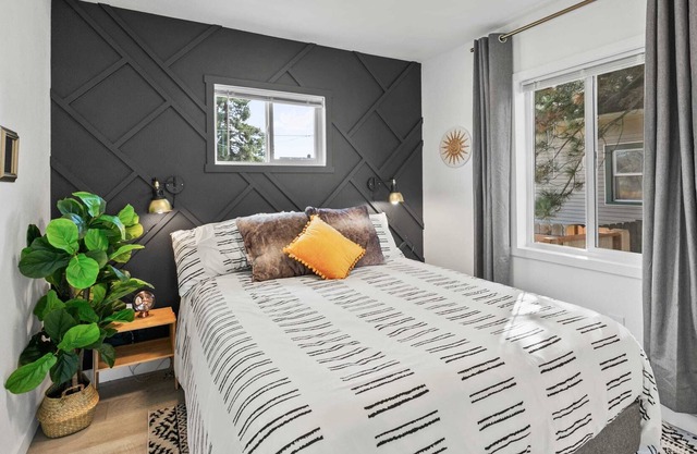 Bungalow 29 / Chic / Mins To Dwntwn / Pet Friendly