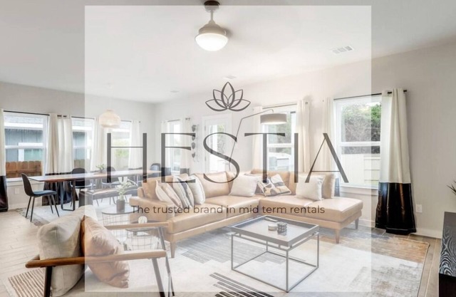 Casa Comano – 5BR Comfort & Media Lounges | EV+
