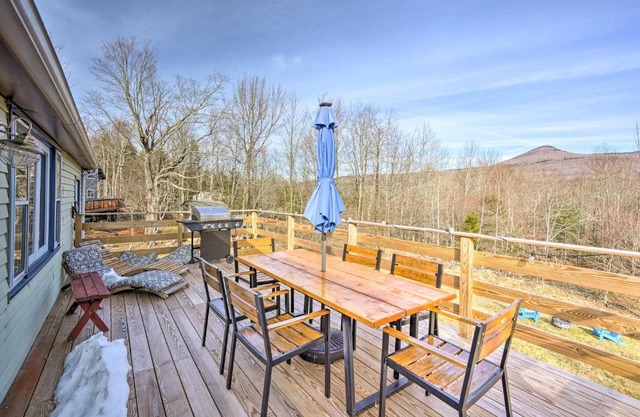 Catskills Cottage with Deck, 7 Mi to Hunter Mtn
