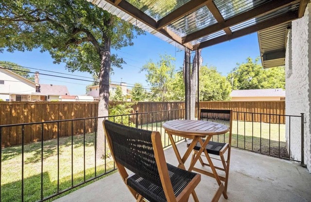 Central 4bd home, hwy access, close 2 everything