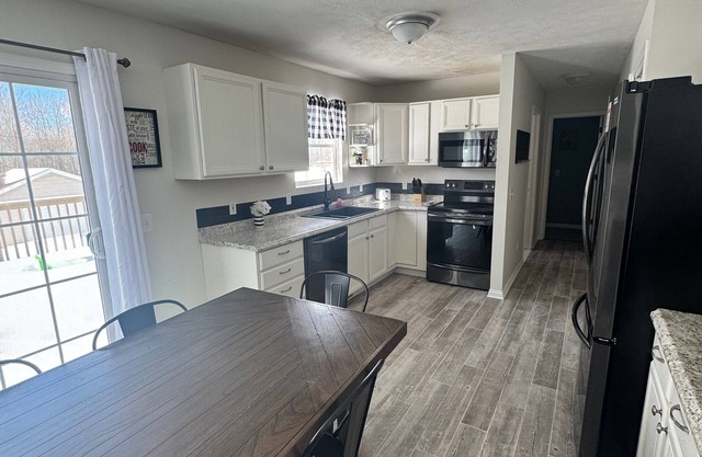 Central Location- SPIRE, Wineries, GOTL, Beach