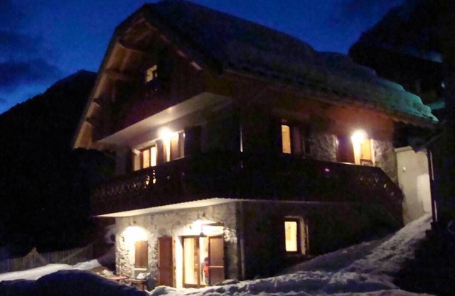 Charming village chalet 1100 m - 4 SEASONS - Glandon and Croix de Fer passes