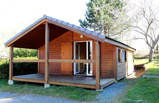 Chalet familial avec terrasse et activités camping - FR-1-489-405