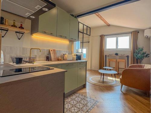 Charmant 2 pièces rénové avec vue mer