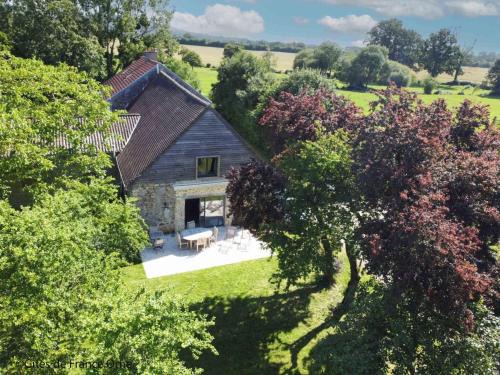 Charmante maison spacieuse avec terrasse et jardin, chiens acceptés, proche d'Alençon, WIFI - FR-1-497-163