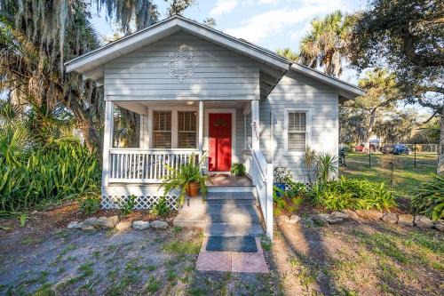 Charming 2Bd 1Bth Cottage near River - Melwood