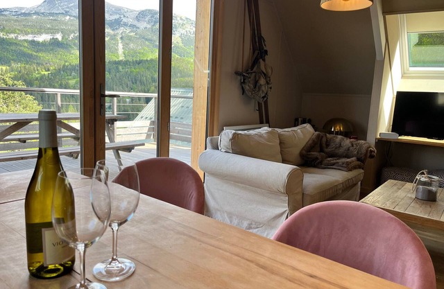 Charming Chalet in Forest near Golf and Ski in Corrençon