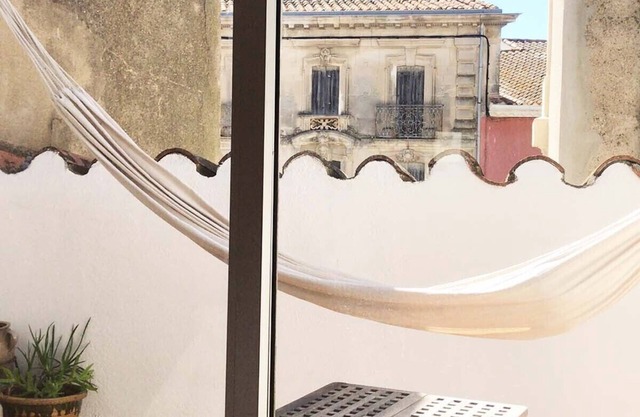 Charming Maison de Village with small garden. Terrace, 10 km to the beach and Canal du Midi