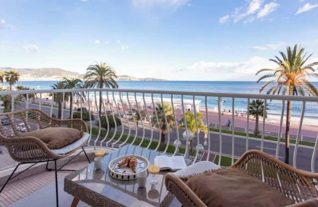 Charming Studio with Panoramic View of the Mediterranean Sea in Nice