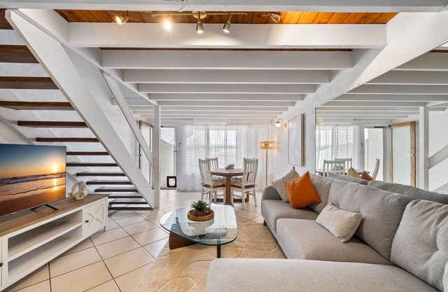 Chic 2-Bed Cabin-Style Home by Mooloolaba Beach