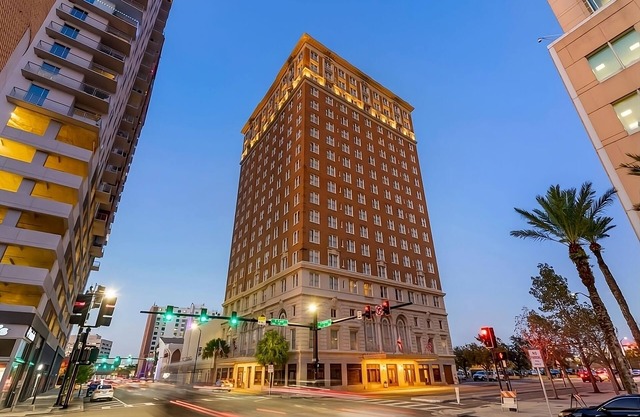City Retreat: Discover Downtown Tampa's Best-Kept Secret! 2 Rooms