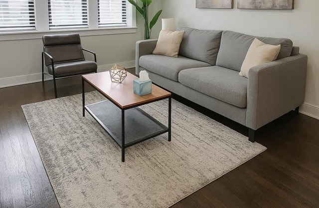 Comfortable 2BR Chicago Apt