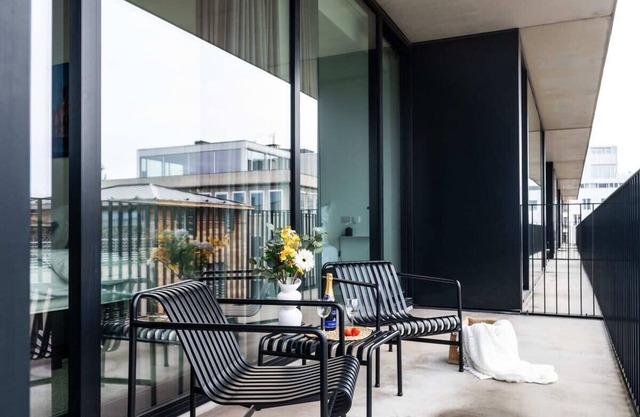 Corner Apartment Summ