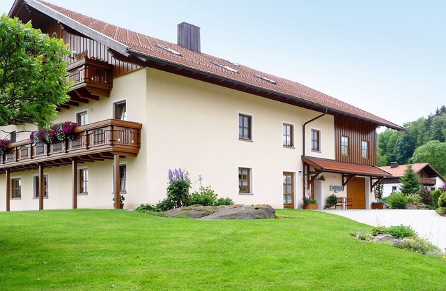 Cosy apartment for 8 guests with WIFI, TV and patio