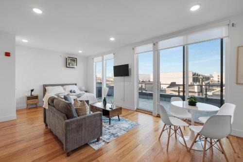 Courtyard Studio Serene Space Gym Wi-fi