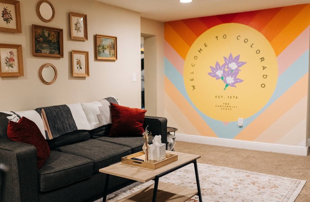 Cozy 2-bedroom at the Allison Street Cottage!